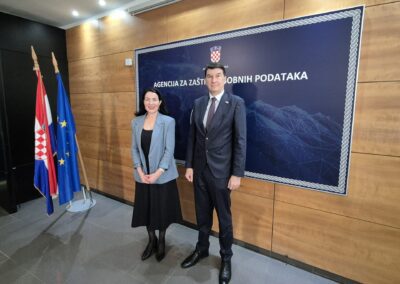 Potpredsjednik EDPB-a i ravnatelj AZOP-a Zdravko Vukić i povjerenica Agencije za informiranje i privatnost Krenare Sogojeva Dermaku